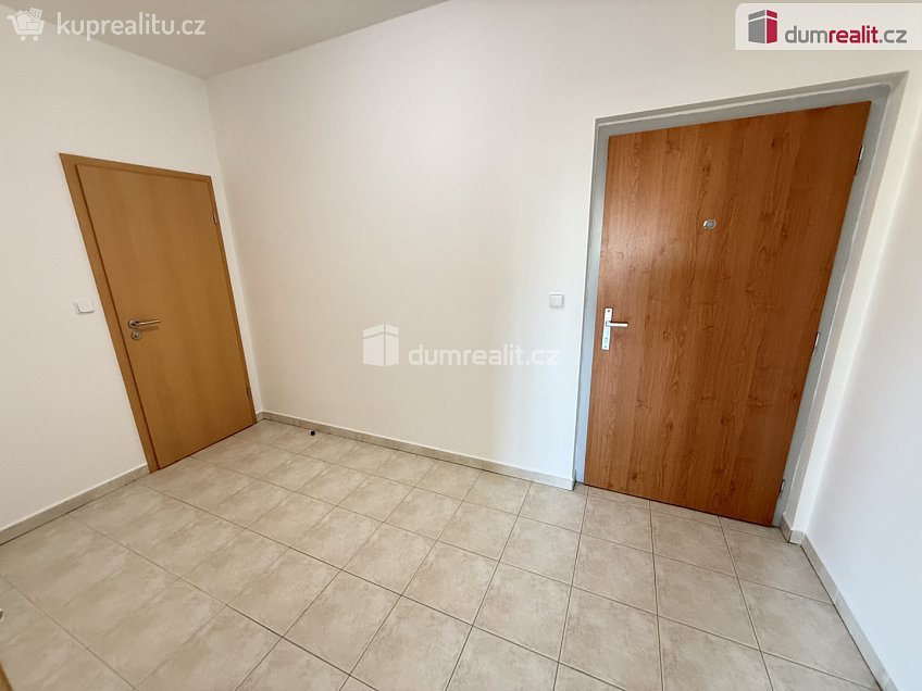 Pronájem bytu 3+kk 79 m^2 Přeučilova, Praha 13 