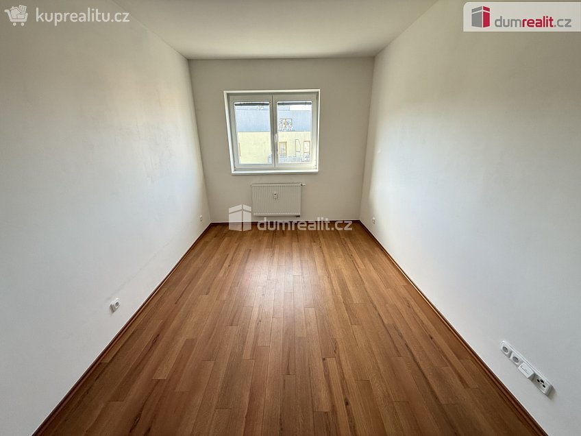 Pronájem bytu 3+kk 79 m^2 Přeučilova, Praha 13 