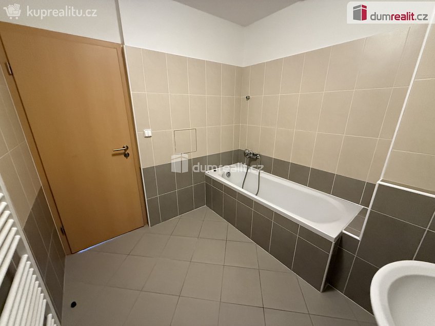 Pronájem bytu 3+kk 79 m^2 Přeučilova, Praha 13 