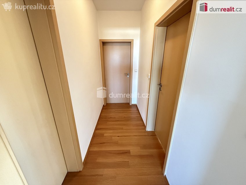 Pronájem bytu 3+kk 79 m^2 Přeučilova, Praha 13 