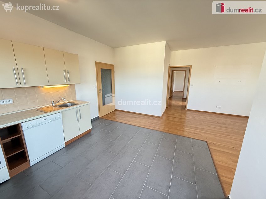 Pronájem bytu 3+kk 79 m^2 Přeučilova, Praha 13 