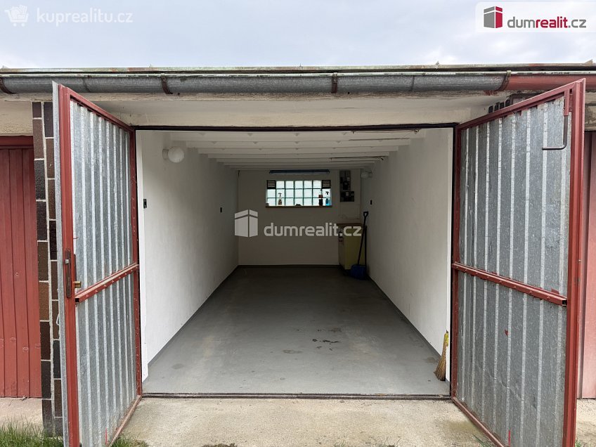 Pronájem  garáže 20 m^2 Dvouletky, Zruč nad Sázavou 