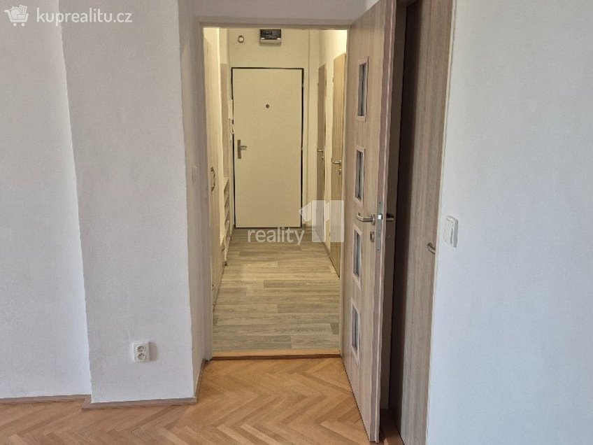 Pronájem bytu 2+1 55 m^2 Severní I, Praha 4 