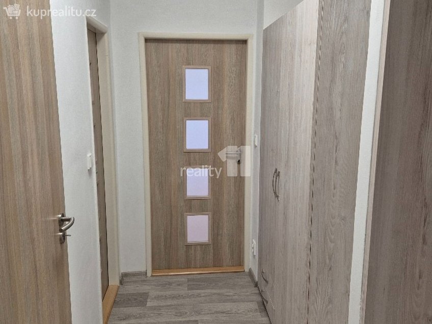 Pronájem bytu 2+1 55 m^2 Severní I, Praha 4 