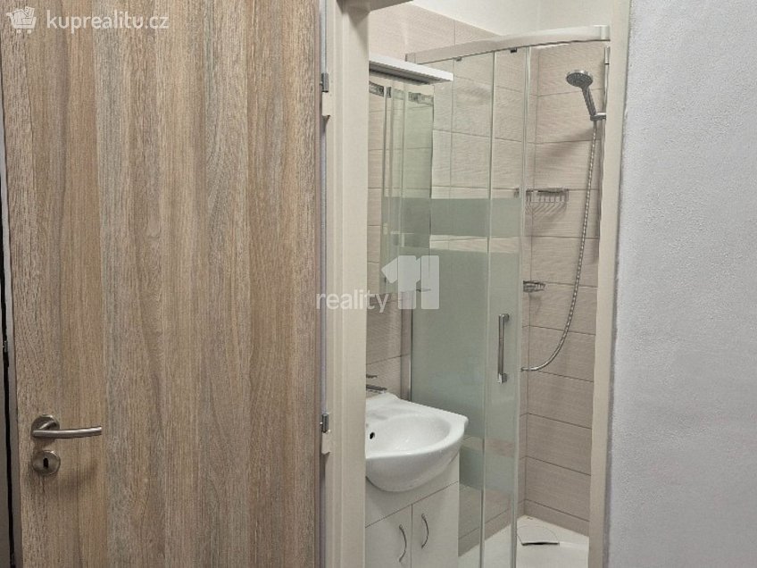 Pronájem bytu 2+1 55 m^2 Severní I, Praha 4 