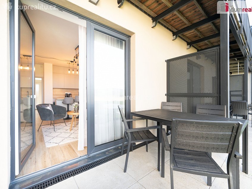 Prodej bytu 1+kk 47 m^2 Frymburk, Frymburk 