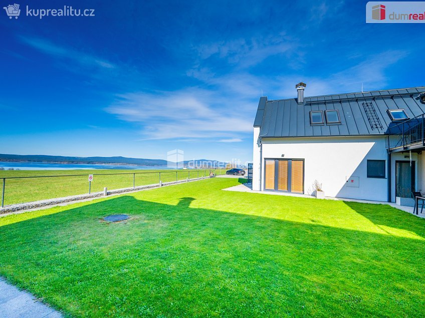 Prodej bytu 1+kk 47 m^2 Frymburk, Frymburk 