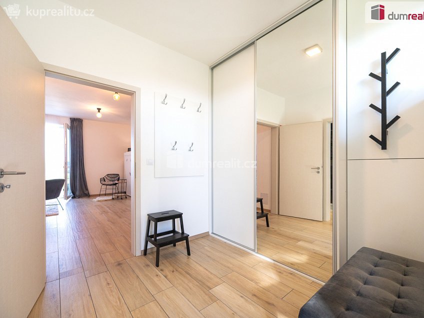 Prodej bytu 1+kk 47 m^2 Frymburk, Frymburk 