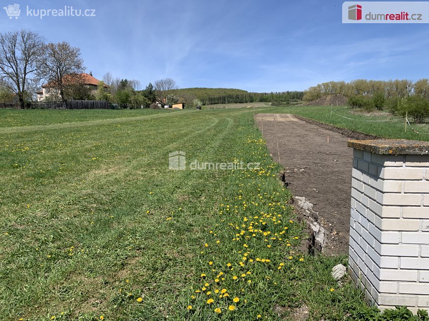 Prodej  stavebního pozemku 1126 m^2 Všeradice, Všeradice 