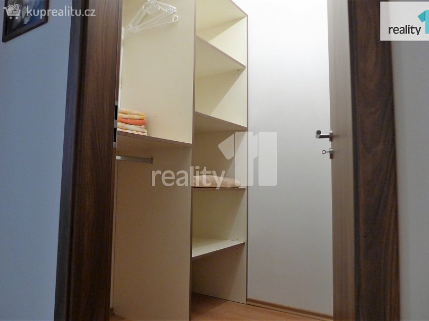 Pronájem bytu 1+1 50 m^2 Spálená, Karlovy Vary 