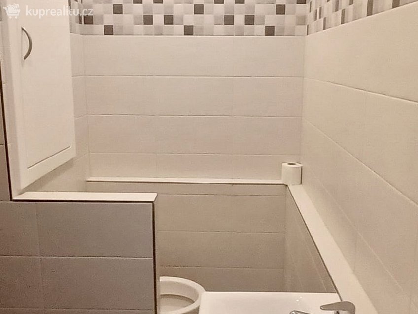 Pronájem bytu 1+1 35 m^2 Za Tratí 689, Mariánské Lázně 