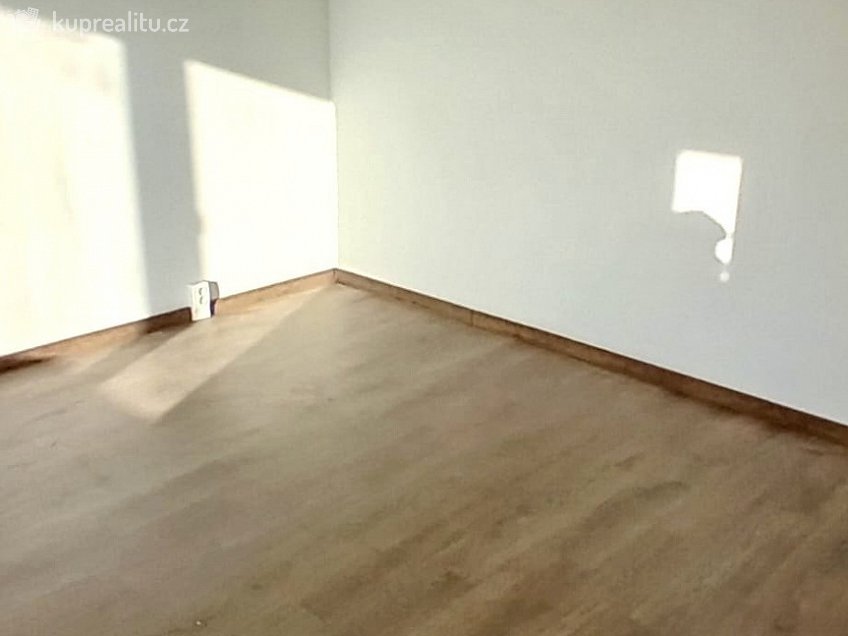 Pronájem bytu 1+1 35 m^2 Za Tratí 689, Mariánské Lázně 