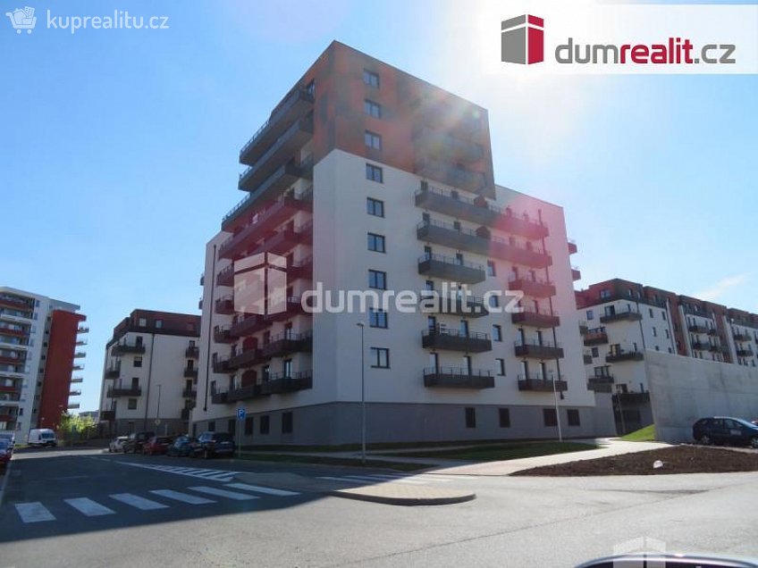 Pronájem  garáže 18 m^2 Škrábkových, Praha 18 