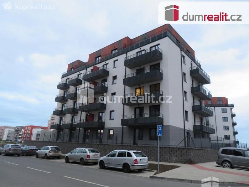 Pronájem  garáže 18 m^2 Škrábkových, Praha 18 