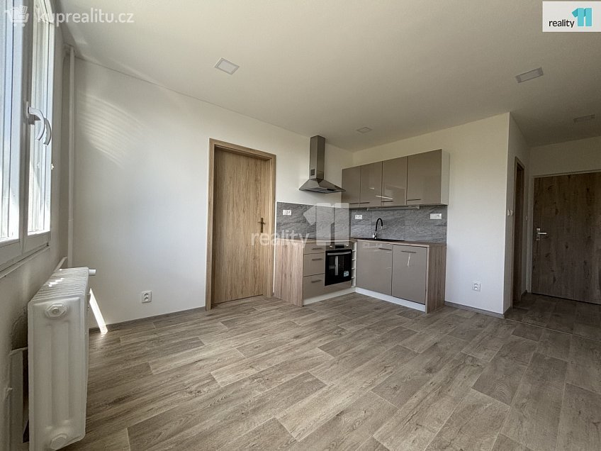 Pronájem bytu 2+kk 36 m^2 Sadová, Nový Bor 