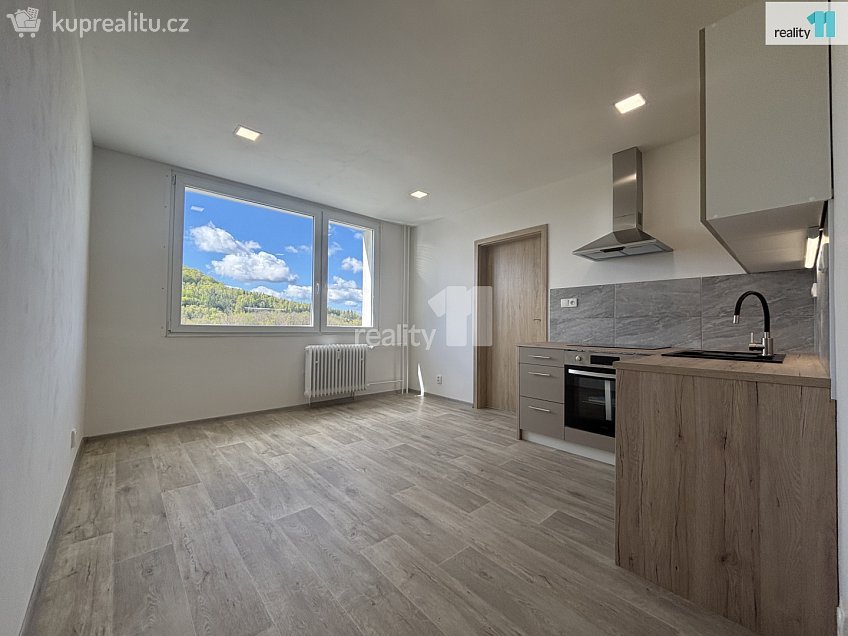 Pronájem bytu 2+kk 36 m^2 Sadová, Nový Bor 