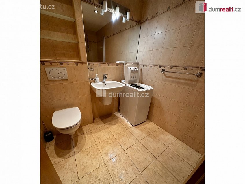 Pronájem bytu 2+1 72 m^2 třída Tomáše Bati, Zlín 