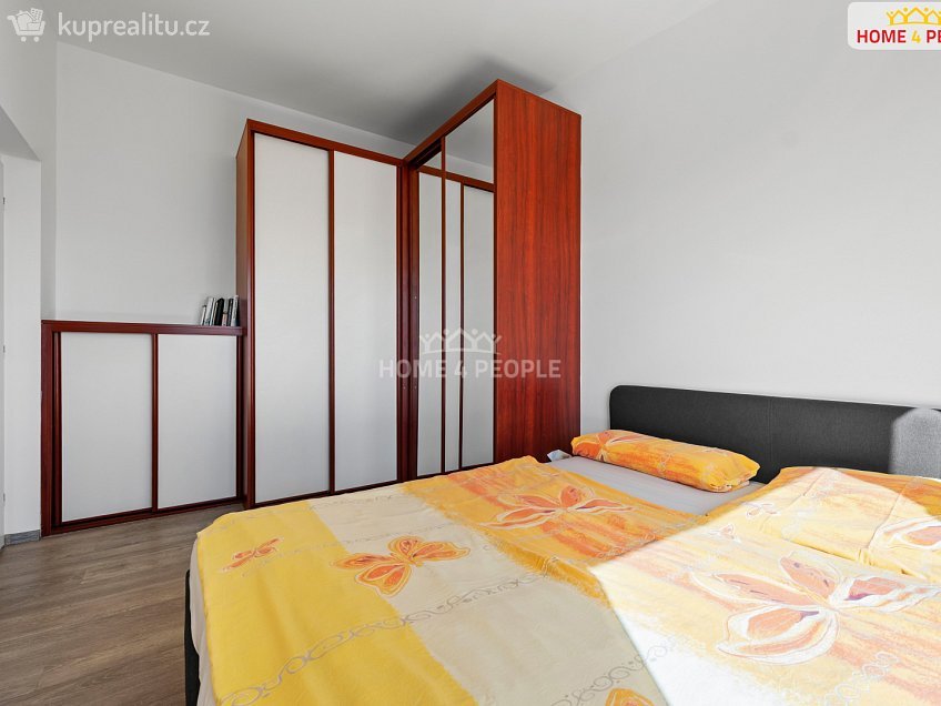 Pronájem bytu 2+kk 45 m^2 Na vinobraní, Praha 10 