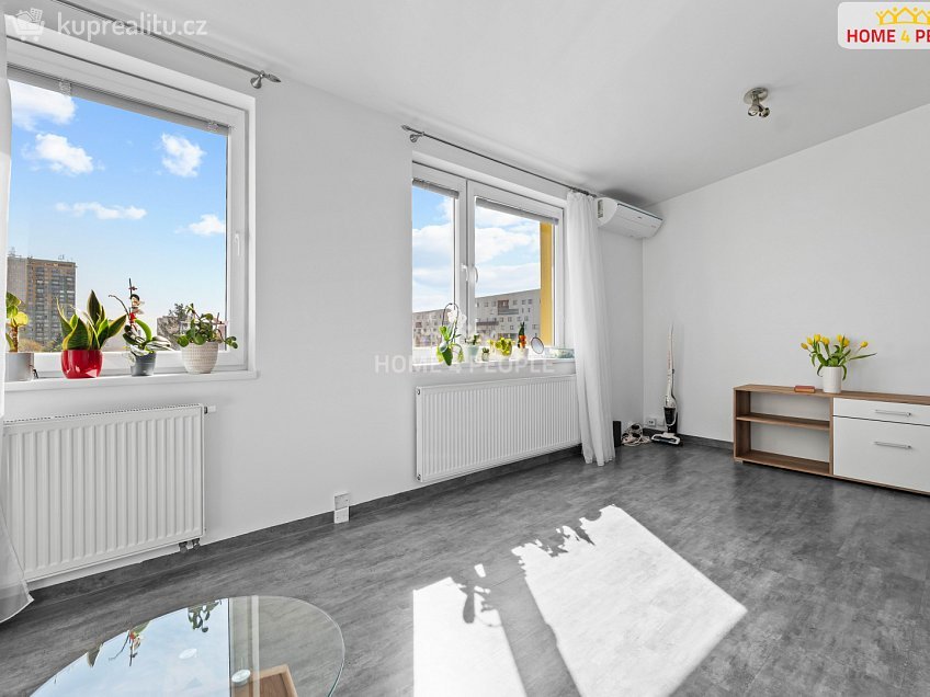 Pronájem bytu 2+kk 45 m^2 Na vinobraní, Praha 10 