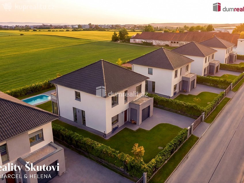 Prodej  stavebního pozemku 600 m^2 Bezděkov, Bezděkov 