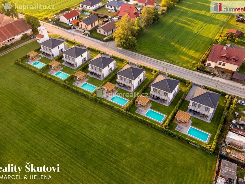 Prodej  stavebního pozemku 600 m^2 Bezděkov, Bezděkov 