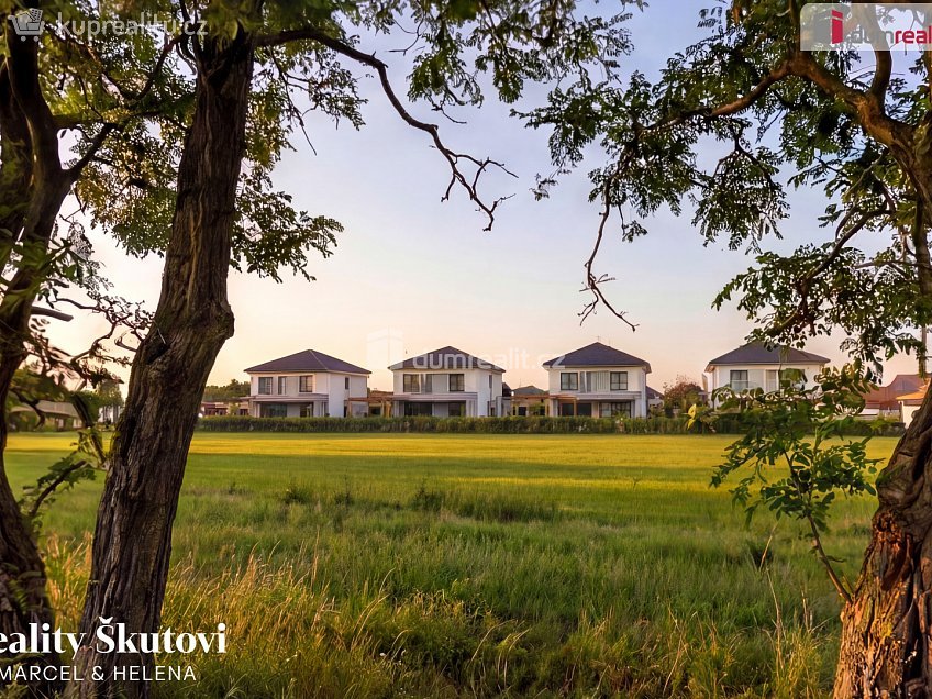 Prodej  stavebního pozemku 600 m^2 Bezděkov, Bezděkov 