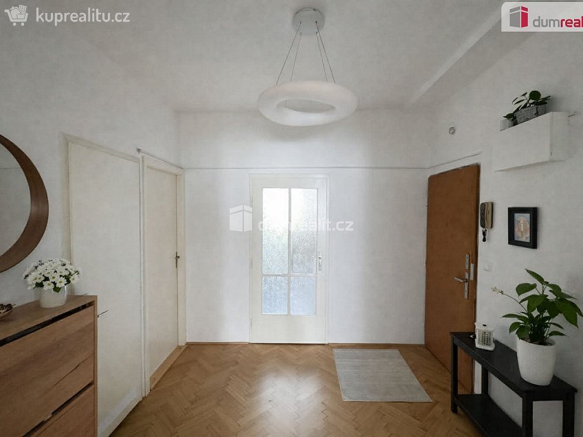 Pronájem bytu 3+1 84 m^2 Holečkova, Praha 5 