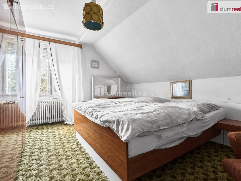 Prodej  rodinného domu 923 m^2 Plesná, Plesná 