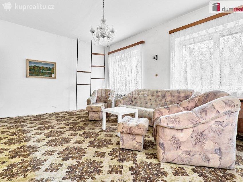 Prodej  rodinného domu 923 m^2 Plesná, Plesná 