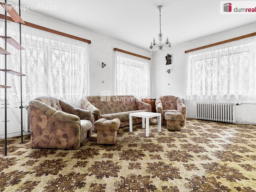 Prodej  rodinného domu 923 m^2 Plesná, Plesná 