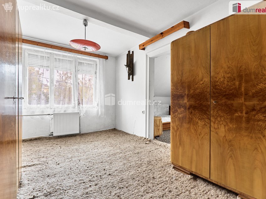 Prodej  rodinného domu 923 m^2 Plesná, Plesná 