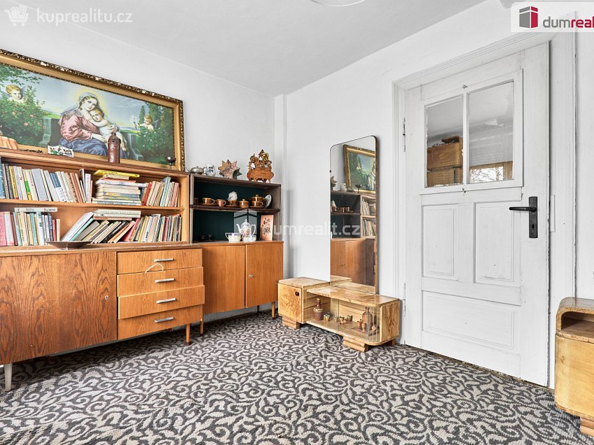 Prodej  rodinného domu 923 m^2 Plesná, Plesná 