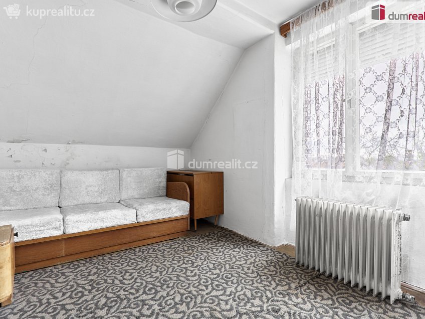 Prodej  rodinného domu 923 m^2 Plesná, Plesná 