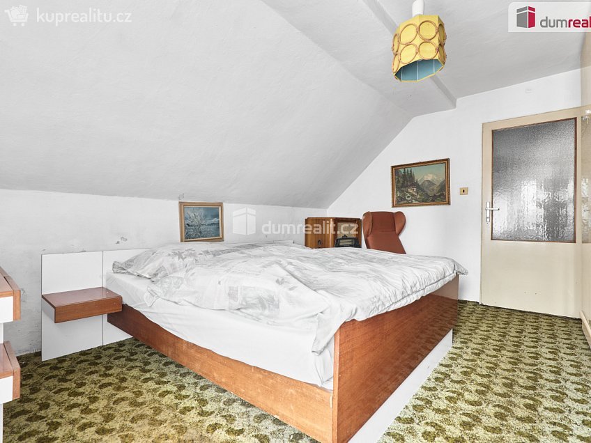 Prodej  rodinného domu 923 m^2 Plesná, Plesná 