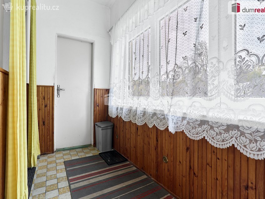 Prodej  rodinného domu 923 m^2 Plesná, Plesná 