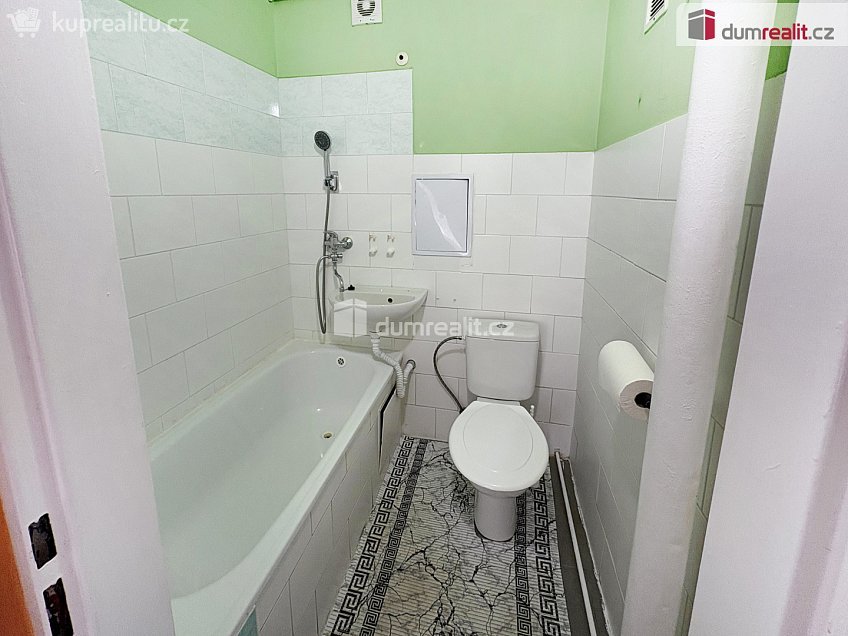 Pronájem bytu 1+1 29 m^2 Josefa Dobrovského, Most 