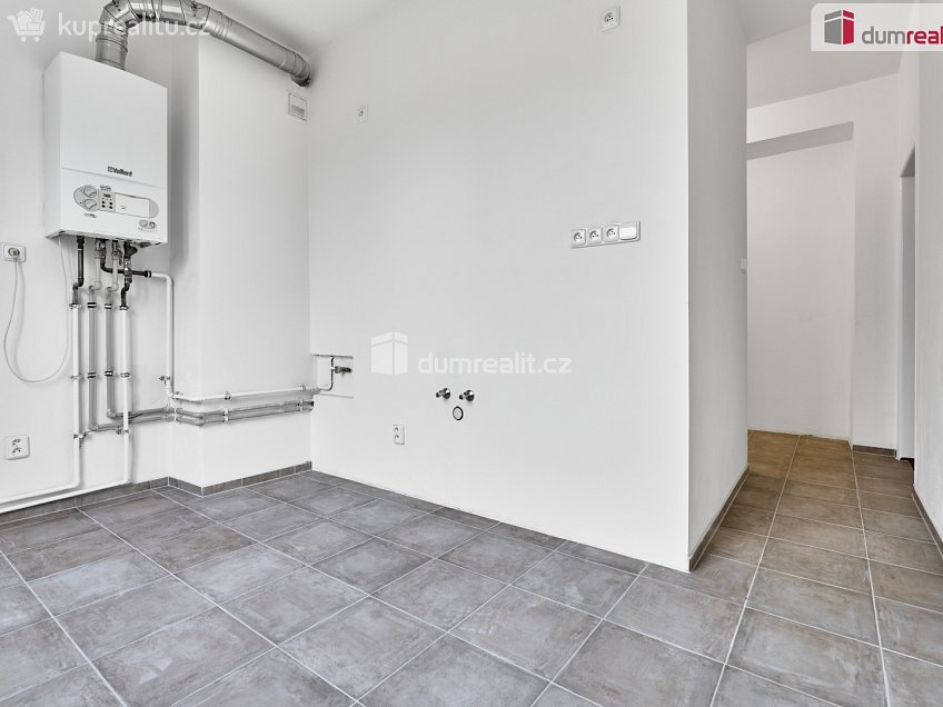 Prodej bytu 4+1 79 m^2 5. května, Plesná 