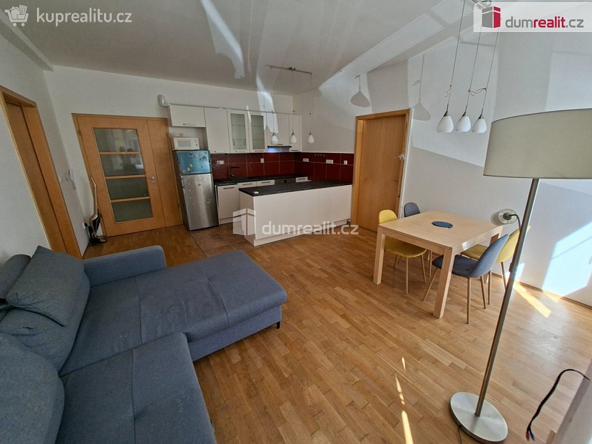 Pronájem bytu 3+kk 71 m^2 Saratovská, Praha 10 