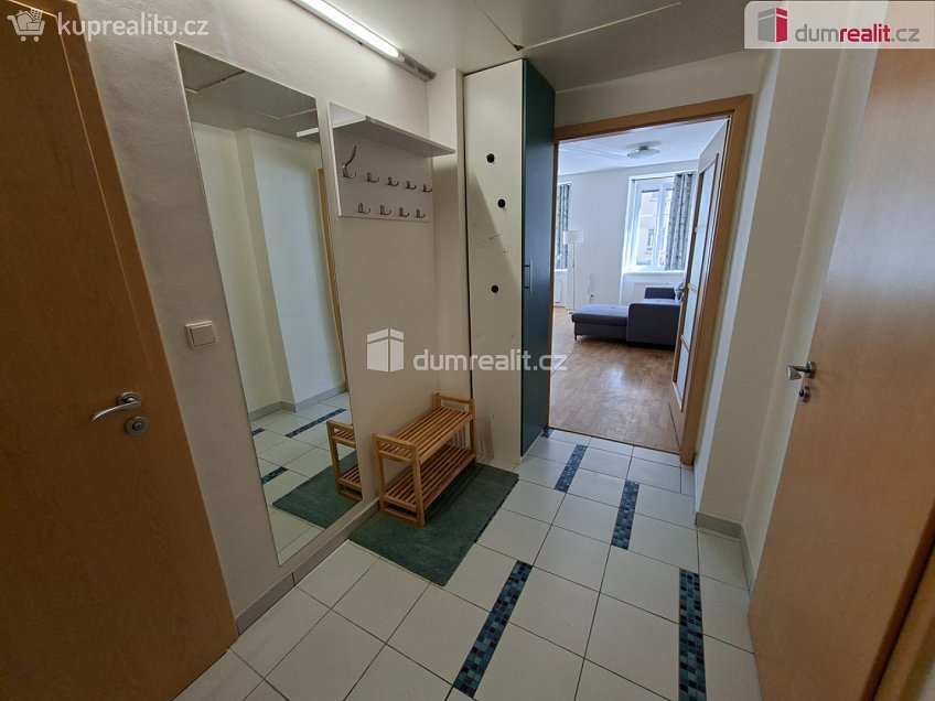 Pronájem bytu 3+kk 71 m^2 Saratovská, Praha 10 