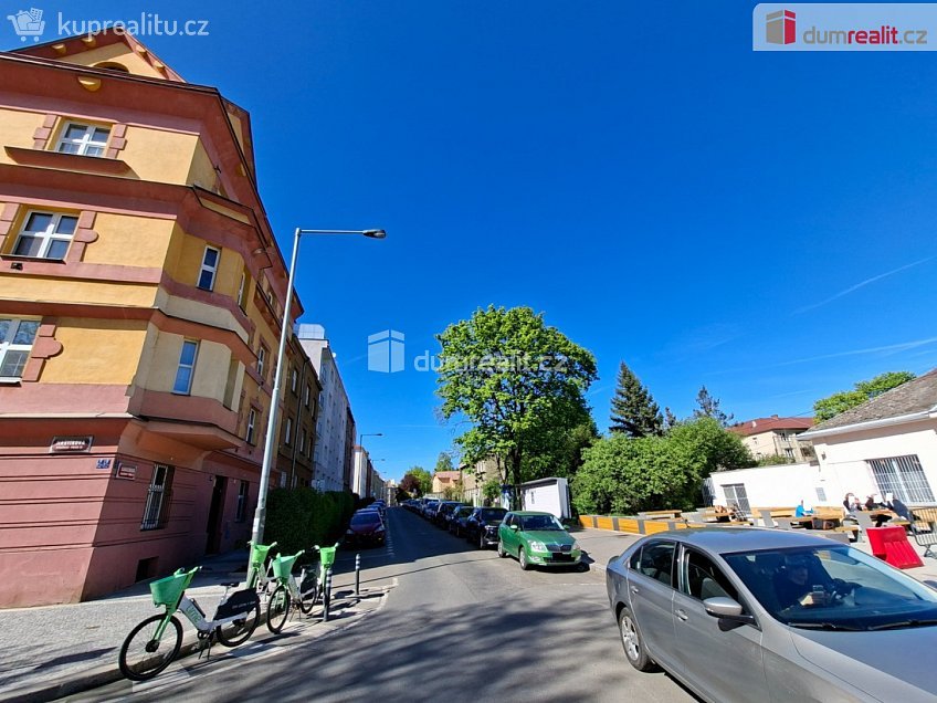 Pronájem bytu 3+kk 71 m^2 Saratovská, Praha 10 