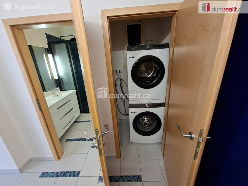 Pronájem bytu 3+kk 71 m^2 Saratovská, Praha 10 