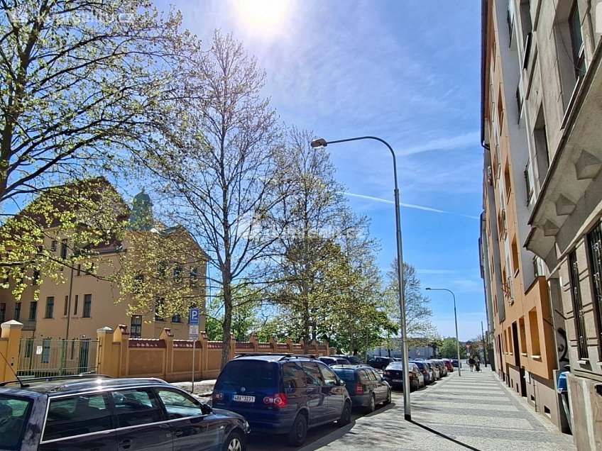 Pronájem bytu 3+kk 71 m^2 Saratovská, Praha 10 