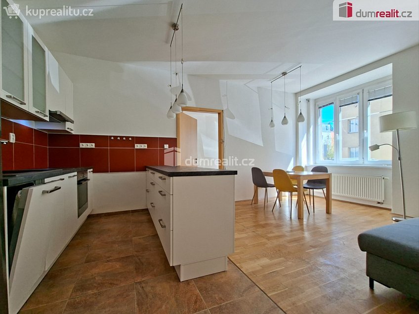 Pronájem bytu 3+kk 71 m^2 Saratovská, Praha 10 