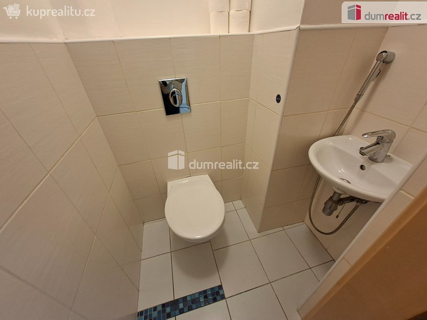 Pronájem bytu 3+kk 71 m^2 Saratovská, Praha 10 