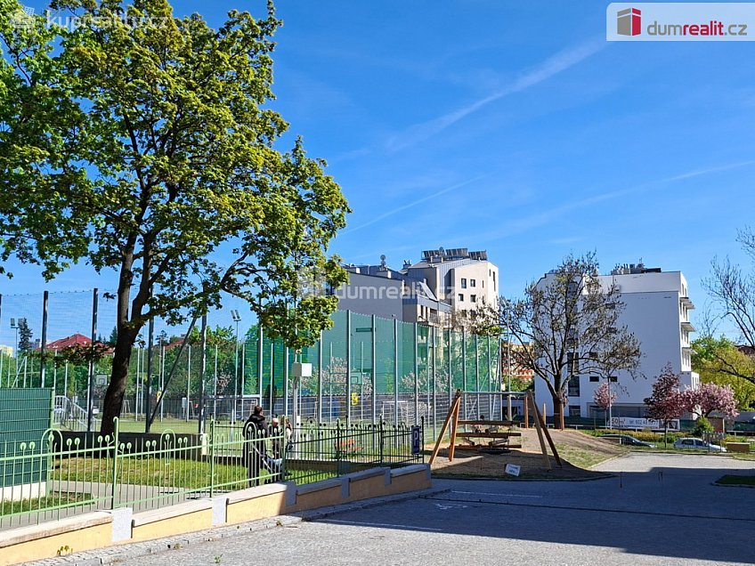 Pronájem bytu 3+kk 71 m^2 Saratovská, Praha 10 