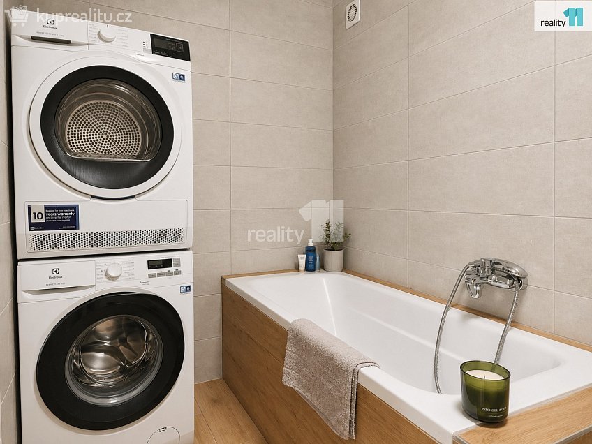 Prodej  rodinného domu 206 m^2 Křičeň, Křičeň 