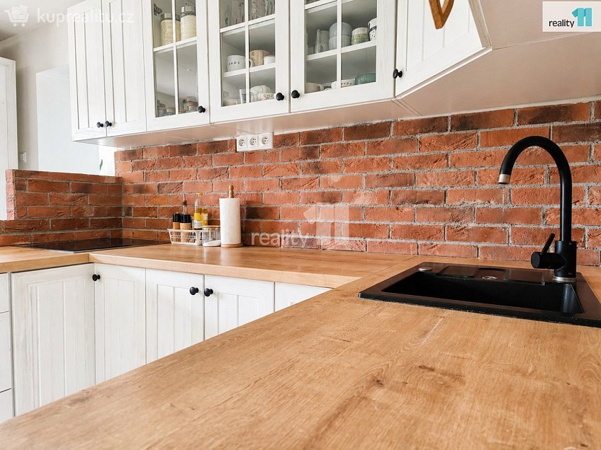 Prodej  rodinného domu 206 m^2 Křičeň, Křičeň 