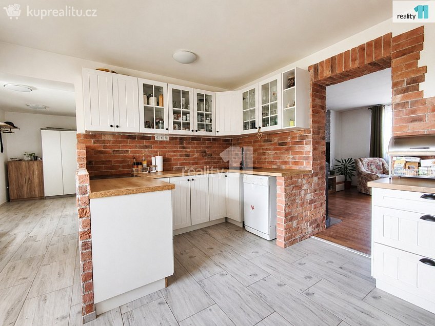 Prodej  rodinného domu 206 m^2 Křičeň, Křičeň 
