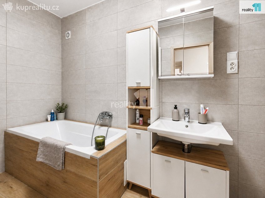 Prodej  rodinného domu 206 m^2 Křičeň, Křičeň 