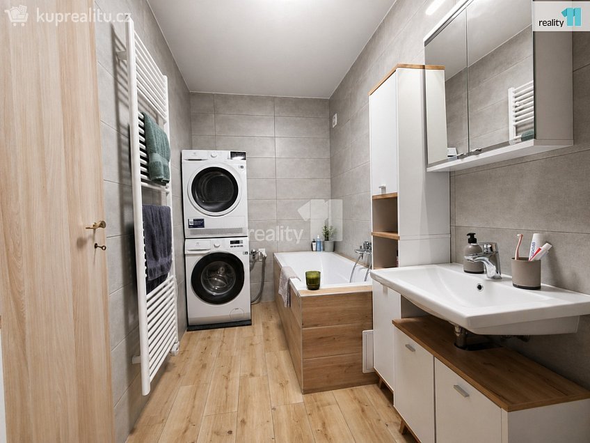 Prodej  rodinného domu 206 m^2 Křičeň, Křičeň 